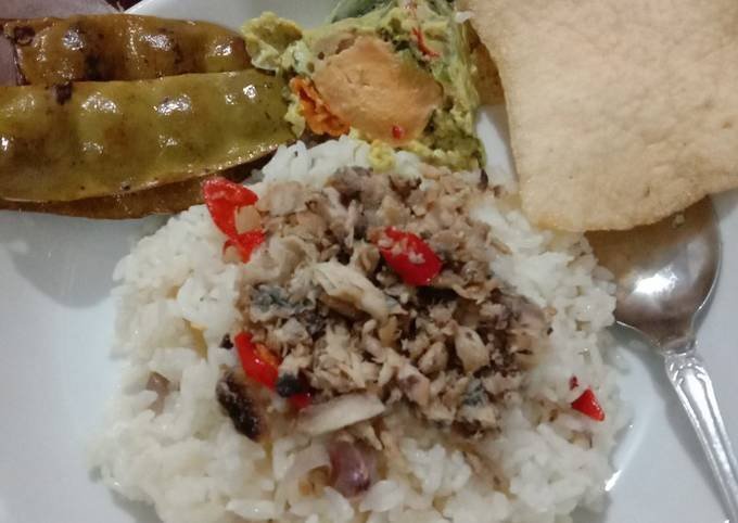 Rahasia Nikmatnya Nasi Liwet Ikan Tuna