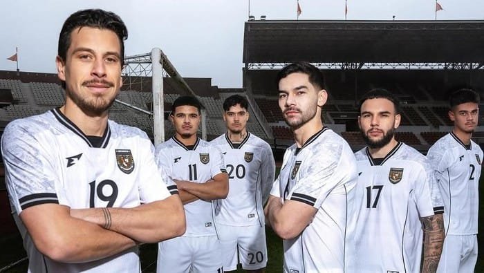 Jersey Tandang Timnas Indonesia Resmi Dirilis, Netizen: Aura Pildun Kuat Banget!