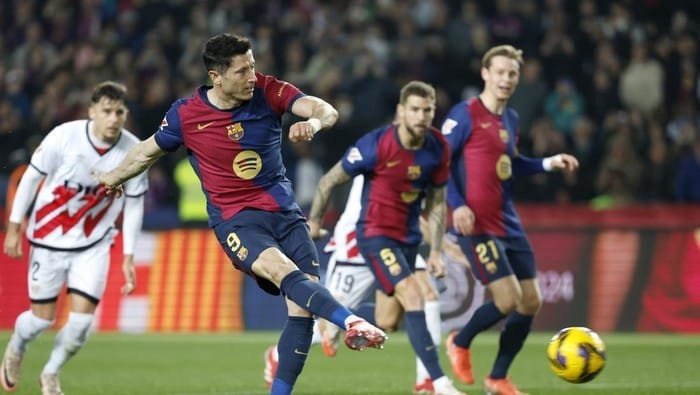 Barcelona Kalahkan Rayo, Lewandowski Antar ke Puncak Klasemen