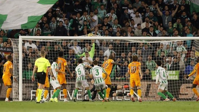 Real Madrid Tumbang di Kandang Real Betis, Gagal ke Puncak Klasemen Real Madrid Tumbang di Kandang Real Betis, Gagal ke Puncak Klasemen