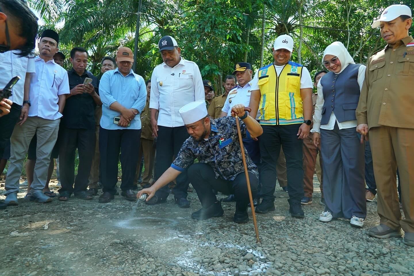Gubernur Bengkulu Helmi Hasan Resmikan Pembangunan Dua Ruas Jalan Provinsi di Kabupaten Seluma Gubernur Bengkulu Helmi Hasan Resmikan Pembangunan Dua Ruas Jalan Provinsi di Kabupaten Seluma