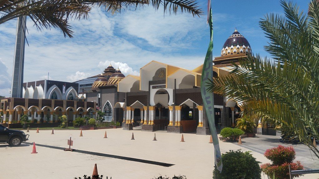 Pertama kali, Masjid Raya Baitul Izzah Kutbah Jumat Berbahasa Arab