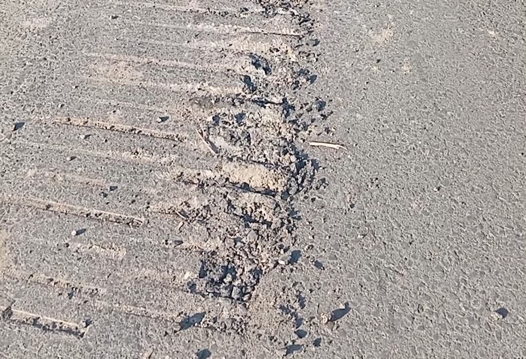 Jalan Baru di Lebong Rusak, Diduga Akibat Dilintasi Alat Berat Dozan 320