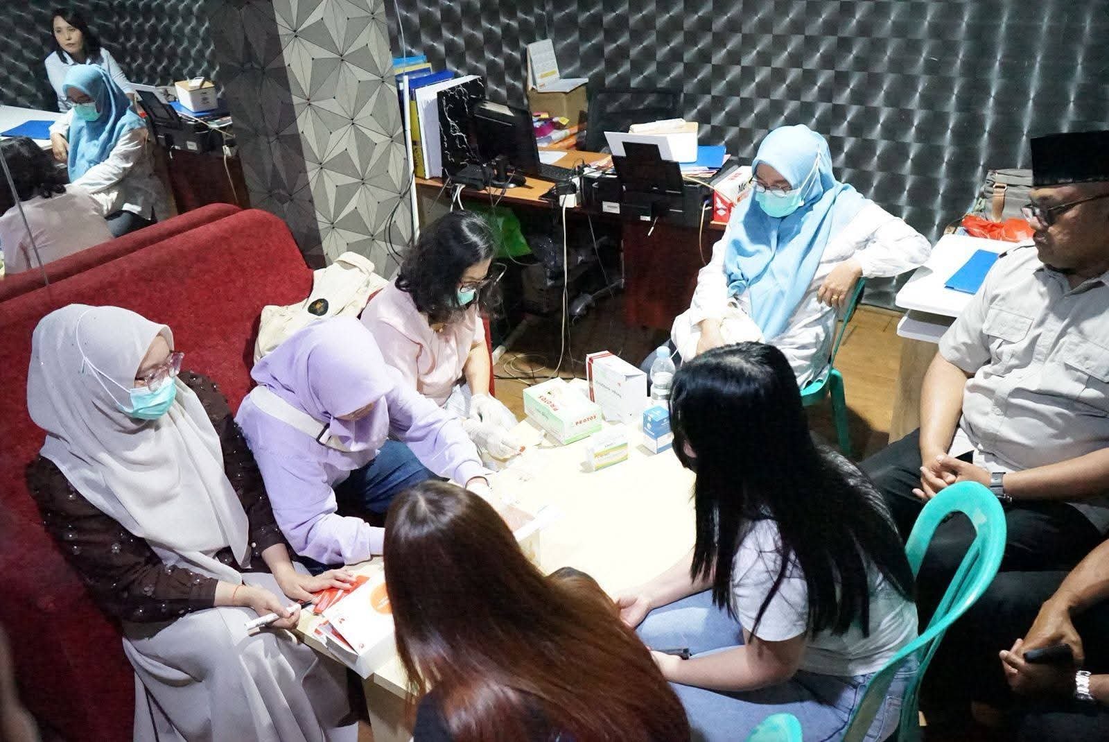Skrining HIV di spa Cumi-cumi di Mega Mall, Jumat (13/2/26).(foto:anto)