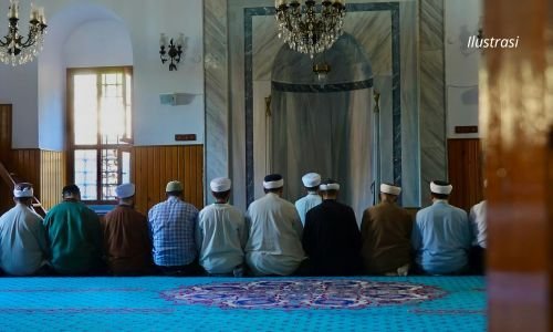 Keutamaan Sholat Tarawih Ramadan: Hukum, Waktu dan Jumlah Rakaatnya Keutamaan Sholat Tarawih Ramadan: Hukum, Waktu dan Jumlah Rakaatnya
