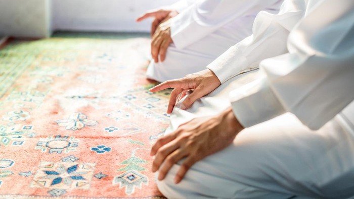 Sholat Syuruq, Waktu Pelaksanaan, Tata Cara, dan Keutamaannya bagi Umat Islam