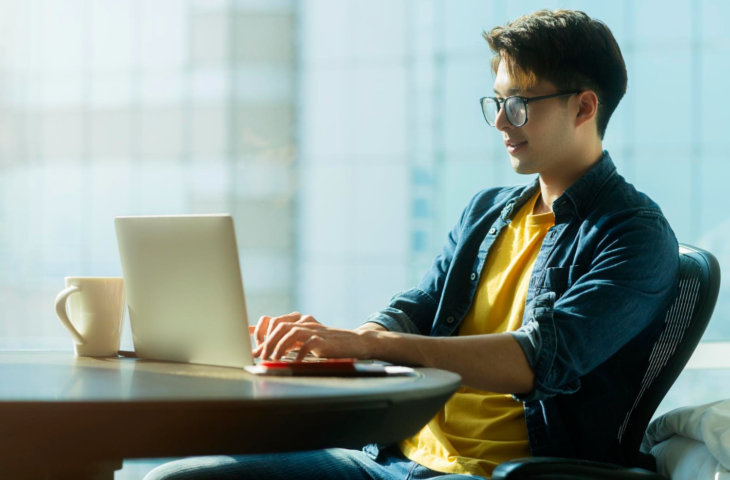Cara Cari Kerja Online untuk Lulusan S1, Lowonganesia Jadi Pilihan Utama
